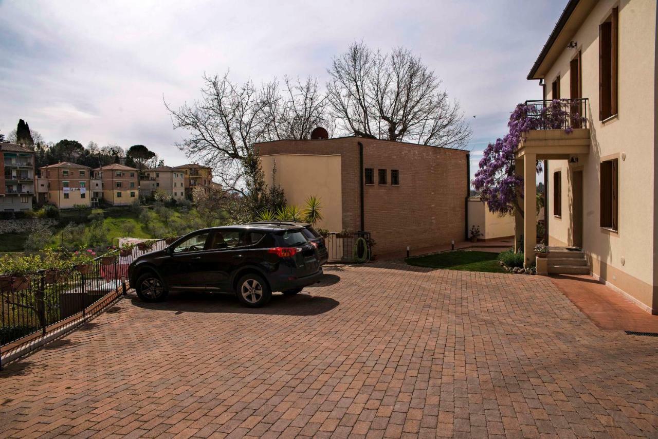 Casa Il Glicine A Due Passi Dal Centro Apartment Siena Exterior photo